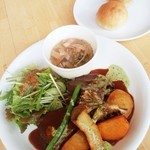 カフェモ・ルタオ - ニューイヤープレート（牛肉の赤ワイン煮）1,728円　2016/01