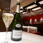 メゾン ポール・ボキューズ - シャンパンと店内内観