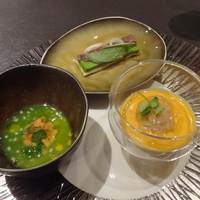 スリオラ - 4種のタパスのうち3つ