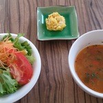 クローバーツリー - ランチタイムセット：サラダ、小鉢、スープ