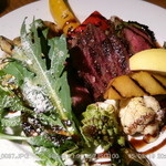 レストラン ミュー - 炭火焼肉と野菜の盛り合わせ 2015.8