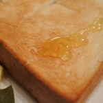 銀座 トリコロール - モーニングのパン