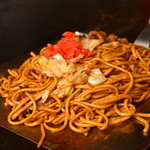 Yakisoba (stir-fried noodles)