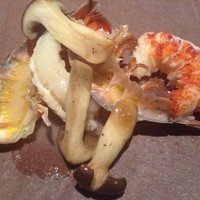 フレンチレストラン ソン・スクレ - 魚料理　オマール海老のロースト　本シメジ　白ワインソース