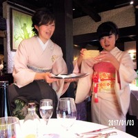 貝殻亭 - 若女将とお嬢さん