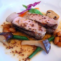シェヌー - 肉料理（山形産三元豚の網焼き）＠シェヌー