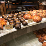 たま木亭 - 陳列されてるパン