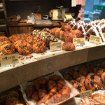 たま木亭 - 陳列されてるパン