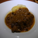 前芝料理店 - なにわ黒牛のビール煮！