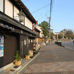 Kanshundou - 甘春堂東店。奥に豊国神社