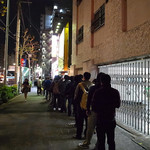 ラーメン二郎 - 土曜夜の行列（2015年11月21日）