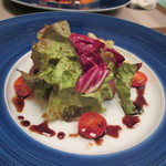 自然派 和食 ダイニング&カフェ SOLA - メインのお肉は牧草牛のタリアータのバルサミコのサラダ添え。
