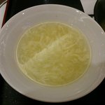 火道 - チャーハンには塩味の玉子スープが付きます。