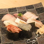 鮨庵さいとう - もも　(地魚８かん）　１５７０円　