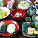 郷土料理の琉音 