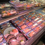 MARKET PLACE by Jasons - それにしても香港人はサーモンをよく食べます。