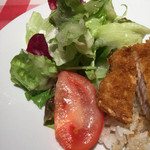 モンタンベール - ワンプレートのサラダ 野菜が瑞々しい