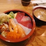和DINING ひなた - 限定の海鮮丼1,000円(税抜）
