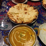 インドアジアダイニング - サイゴンセットの日替わりカレーとチーズナン
