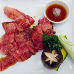 焼肉レストランひがしやま - 牛カルビ