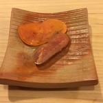 うを徳 - からすみ食べ比べ（上：1kgで4万円、下：1kgで2万円）