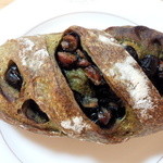 パン工房 夢風車 - 抹茶と黒豆の天然酵母パン(238円)
                                