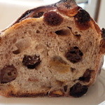 パン工房 夢風車 - 自家製天然酵母のノアレザン(断面)