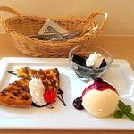 カフェ 茶華 - ランチセット：デザートスペシャル盛合せ　クレープ・珈琲ゼリー・バニラアイス