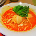 The Place - 幼麵・ラクサ・魚蛋とレタス乗せ