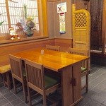 紅葉寿司 - テーブル席