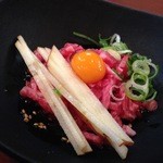 紅梅園 - H.28.1.4.夜 ユッケ 980円税別