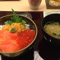 函館うに むらかみ 日本生命札幌ビル店 - ウニ、サーモン、いくら丼♥︎