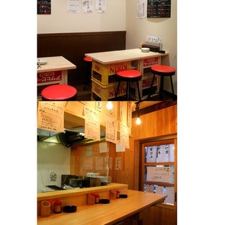 1F立ち呑み、2Fテーブル