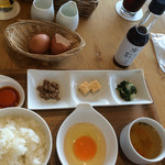 ウフウフガーデン - 「たまごや」の贅沢たまごかけごはん御膳(ドリンクセット￥1200)