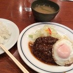 キッチンジロー - 月見ハンバーグと味噌汁