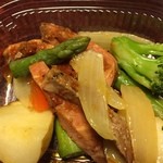 いとはん 三越福岡店 - ヒレ肉と野菜のサラダです。味は・・・イマイチです。