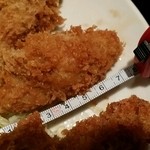 とんぼ - カキフライは7㎝ぐらい