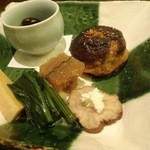 雷鮨 - シイタケ肉詰め・黒豆・数の子・いぶりがっこ？