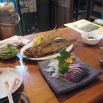 Ebisu Daikokutoshi - 首折れ鯖＆トビウオの唐揚げ