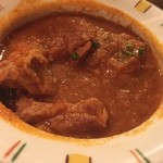 ミルミレ - ミルミレチキンカレーは、玉ねぎとトマトで甘口カレー