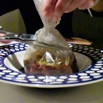 フレンチ割烹 宿 - ラップの上部をカットすると～～