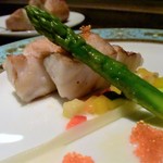 フレンチ割烹 宿 - 幻の高級魚・クエのポワレ、シードルソースと飛子添えだ～