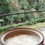 Taishouya Shiibasansou - 清流を眺めながら湯豆腐
