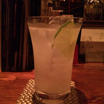 バトラー - マスカットと柚子のロングカクテル