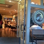 Island Vintage Coffee - 入口です