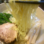 麺らいけん - 麺柔らかめで旨し