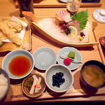 魚武 - 刺身と天ぷらのセット