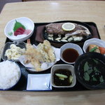 まぐろ基地 - まぐろ基地定食1500円