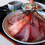 Resutoran Sepiora - 新鮮な地魚をつかった海鮮丼！魚を切るときの【包丁の入れ方】が違う！だから本物の味！　1,500円