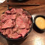 和牛＆Seafood　Micio（ミーチョ） - ステーキ丼とタレ